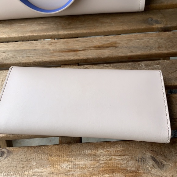 Kate Spade wallet - Picture 4 of 7